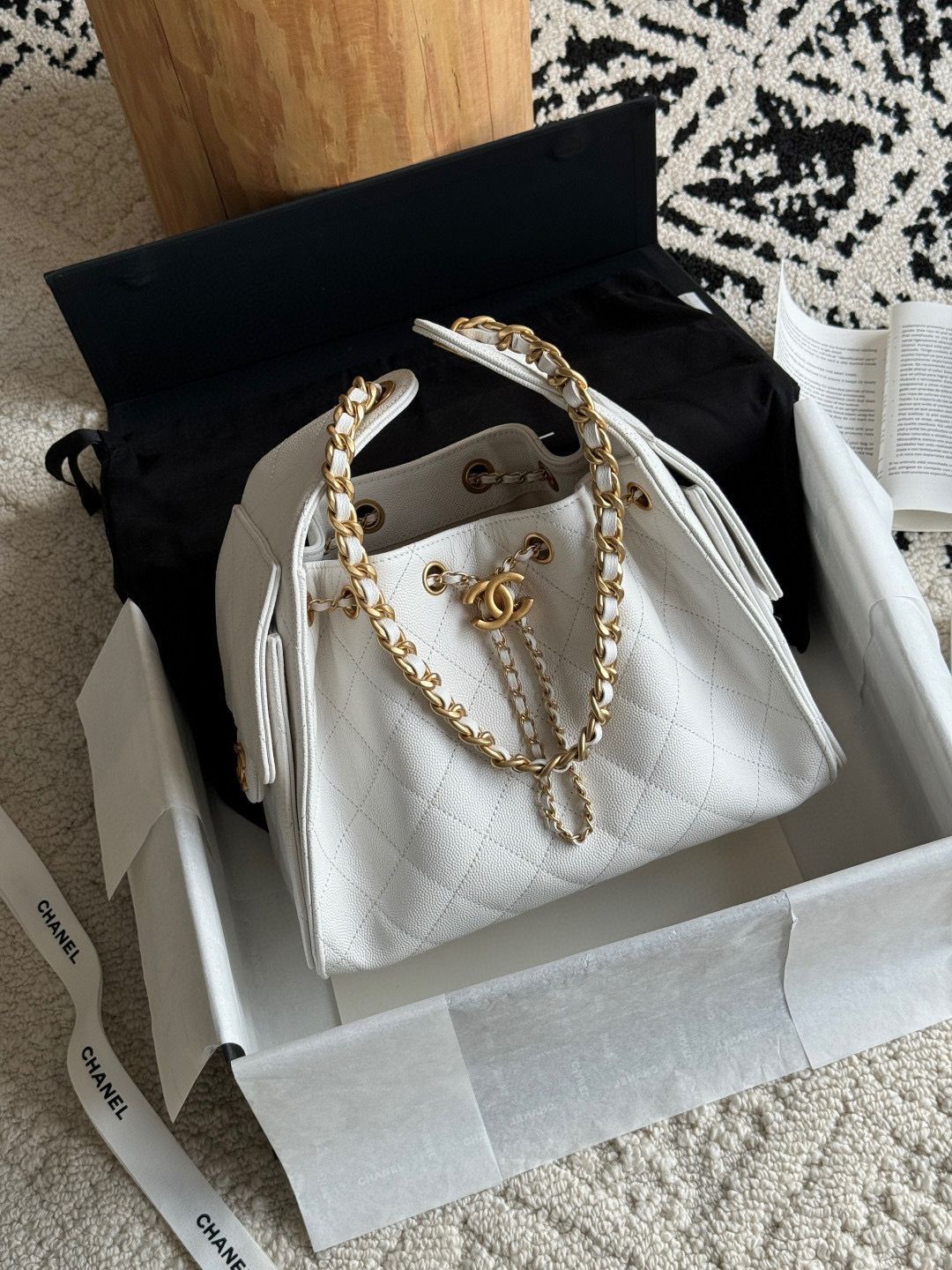 CC 25 PREMIUM HANDBAG WHITE