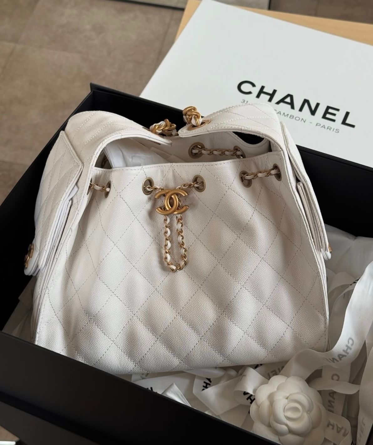 CC 25 PREMIUM HANDBAG WHITE