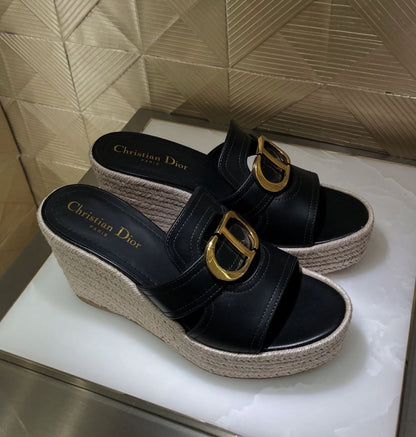 CD 30 Montaigne wedge slides