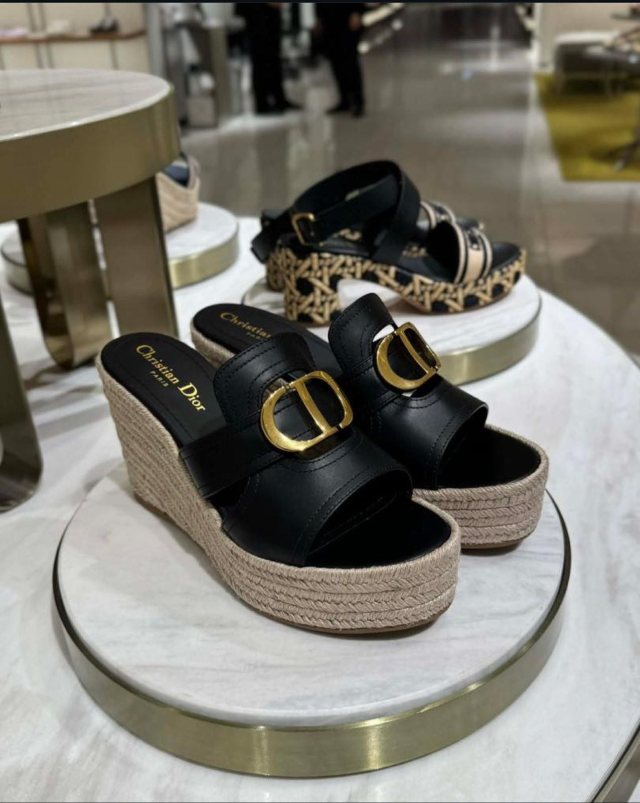 CD 30 Montaigne wedge slides