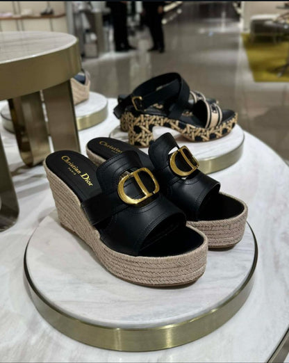CD 30 Montaigne wedge slides