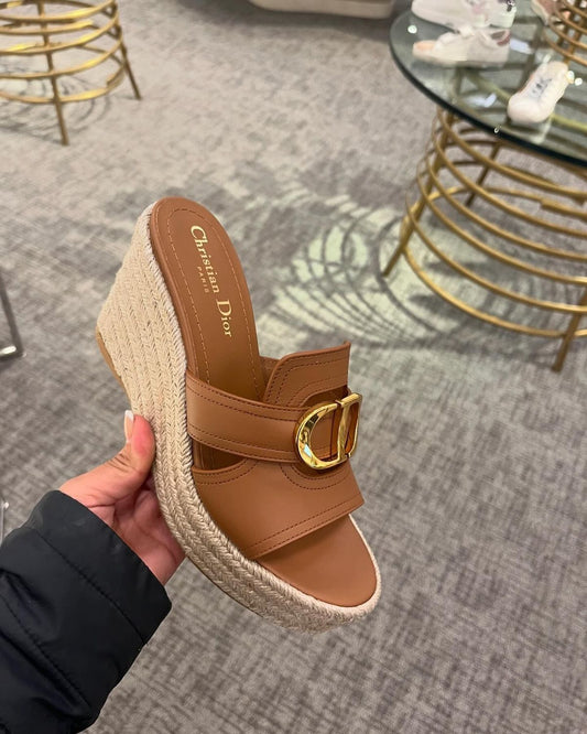 CD 30 Montaigne wedge slides