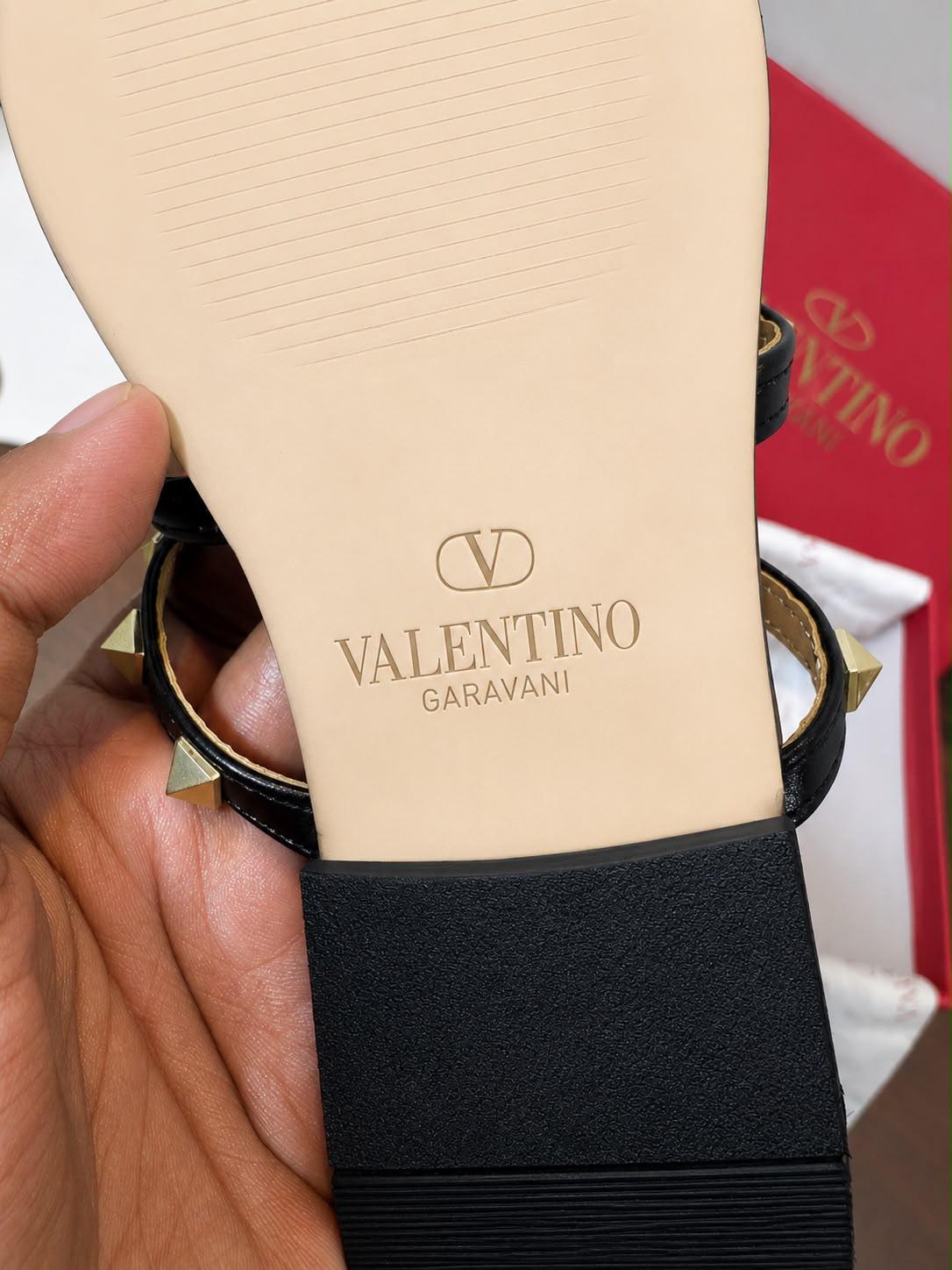 VALENTINO STUDDED SLIDES