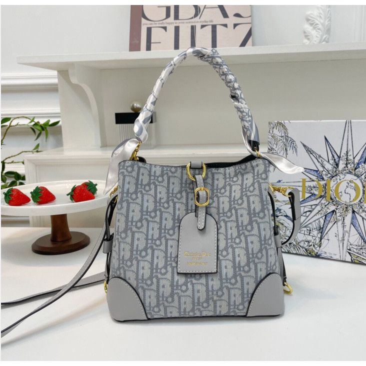 DR BUCKET BAG