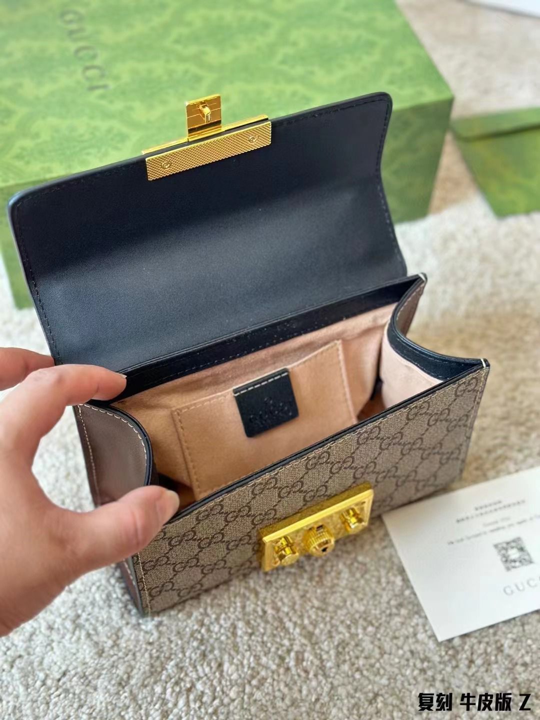 GG PADLOCK SLING BAG