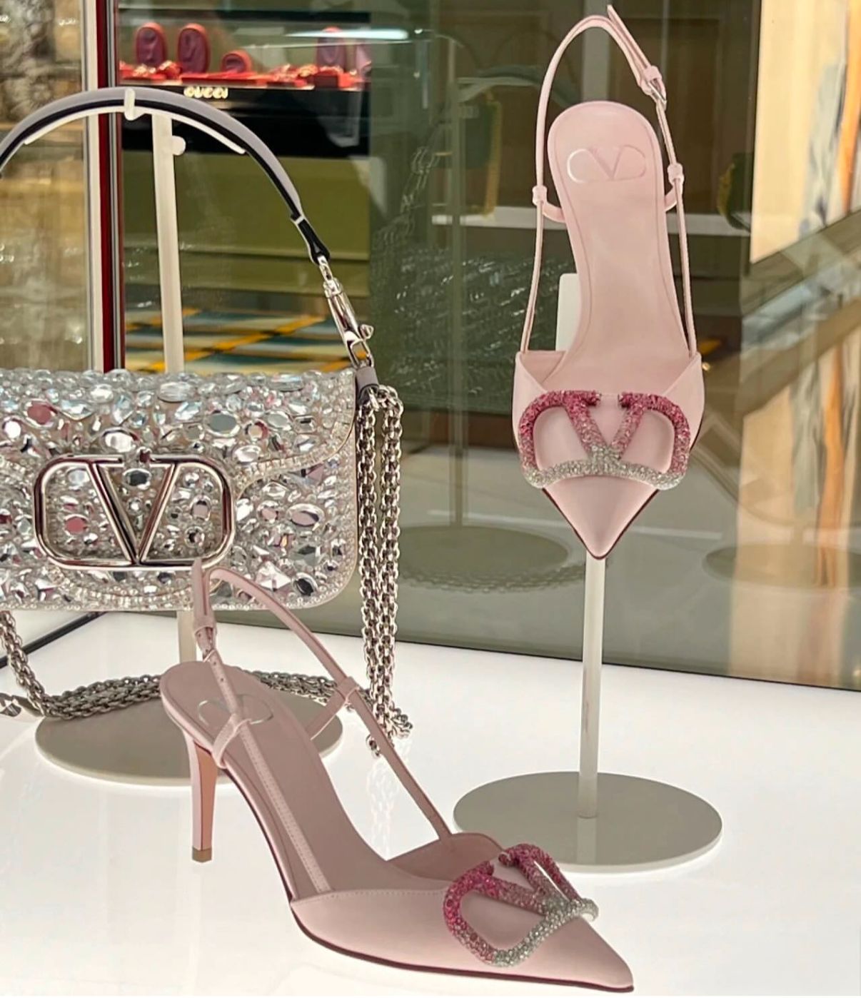 VAL LOGO STUDDED HEEL