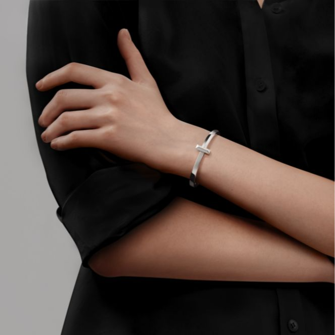Tiff hinged bracelet