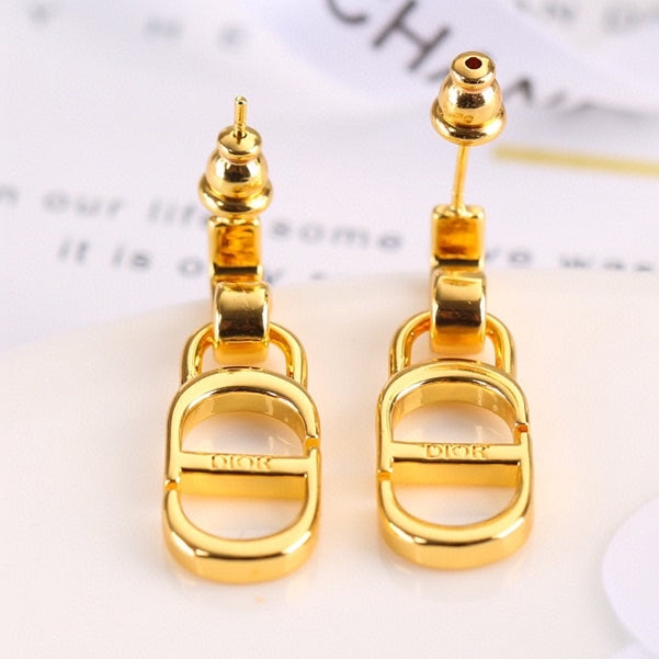 CD HANGING EARRING