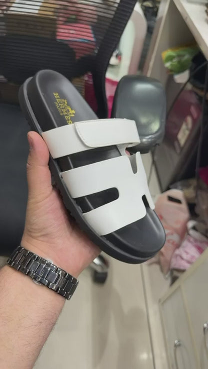 HER CHYPRES SANDALS