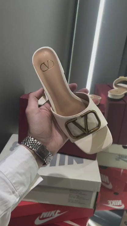 VAL BUCKLE SLIDES