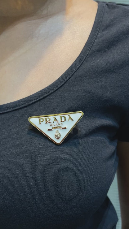 Pra Black white brooch