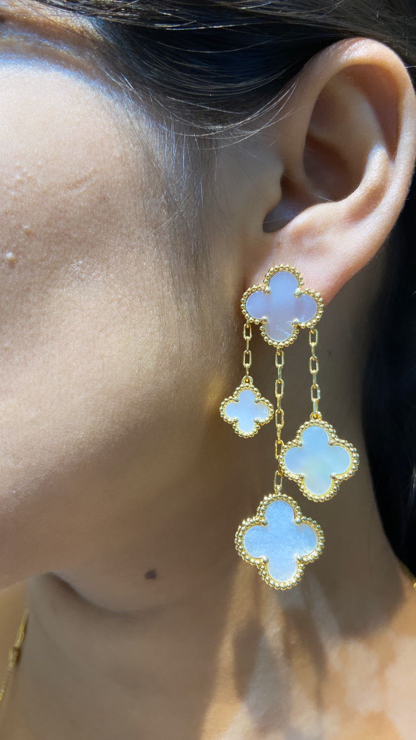 CLVR hanging Earrings