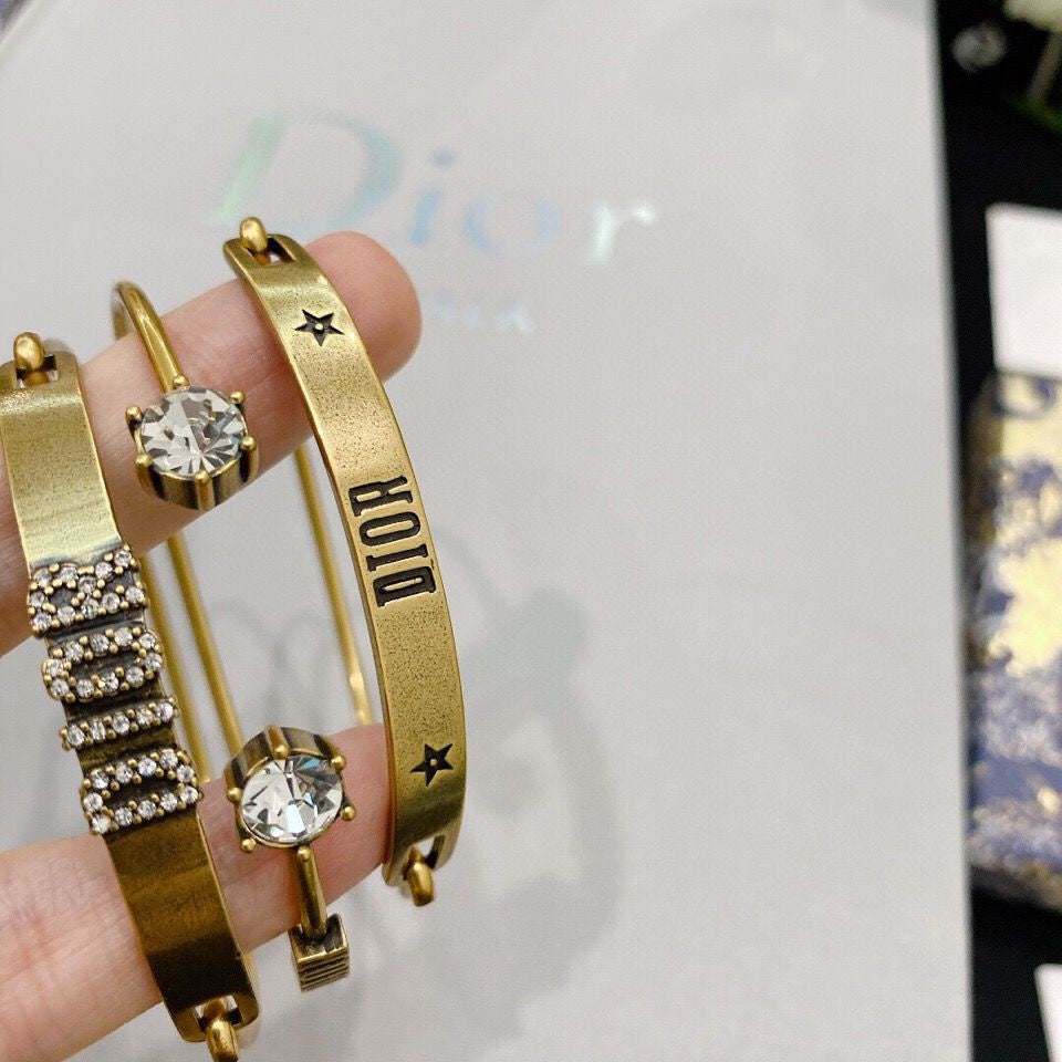 STACK OF 3 BRACELETS