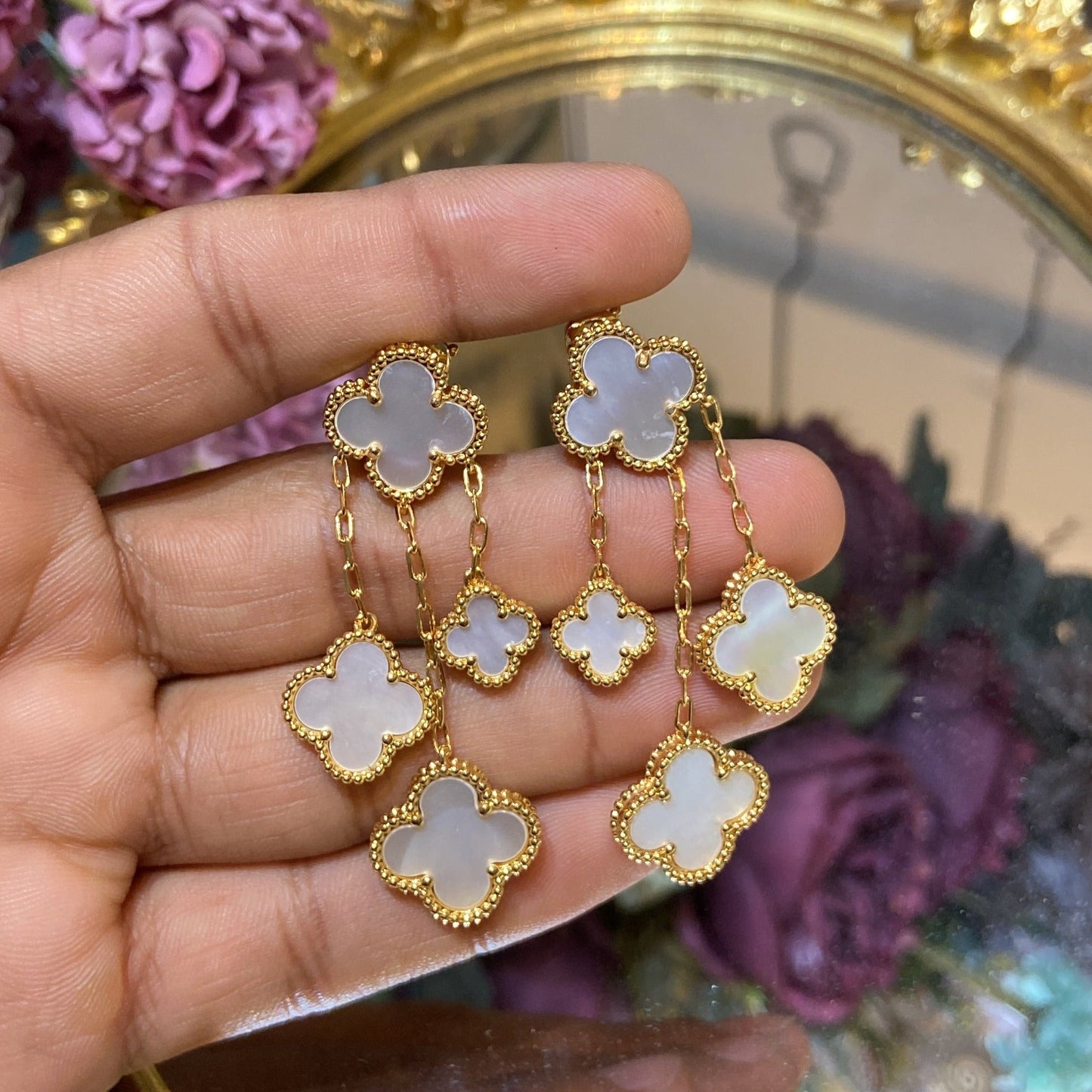 CLVR hanging Earrings