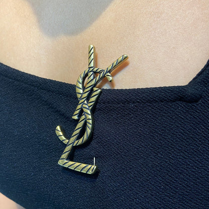 YL classic BROOCH