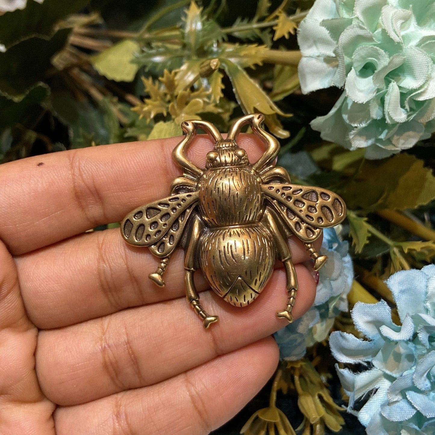 GG Bee gold Brooch