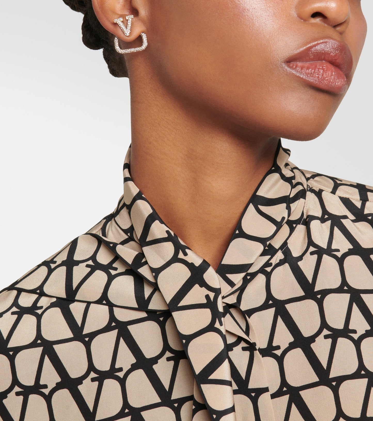Val SIGNATURE EMBELLISHED earrings