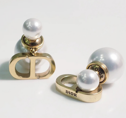 Classic CD pearl earring 💚