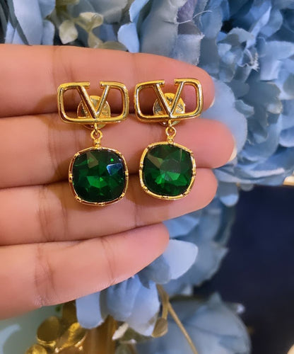 Val CRYSTAL HANGING EARRNIG