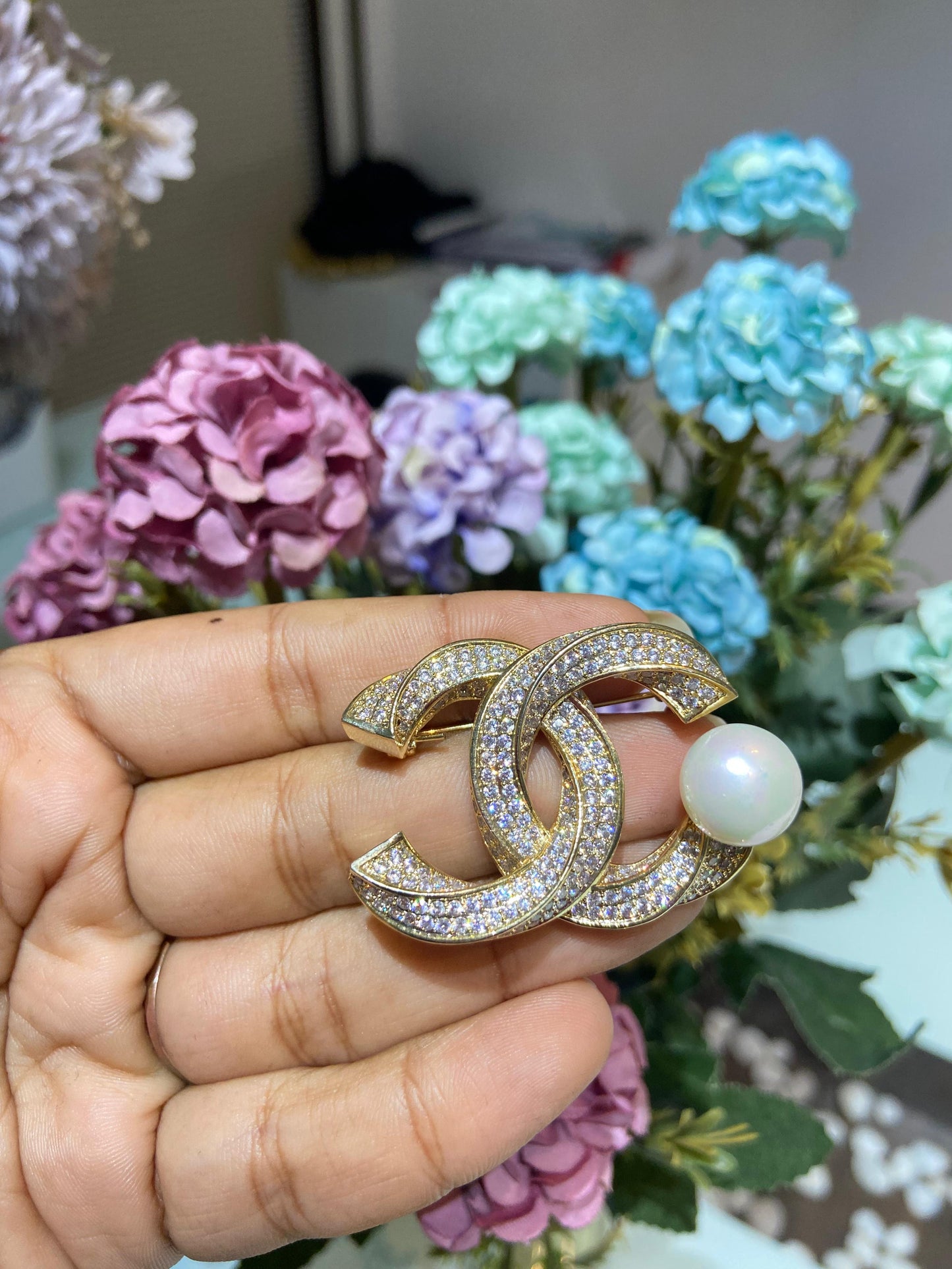 CC DIAMOND PEARL BROOCH
