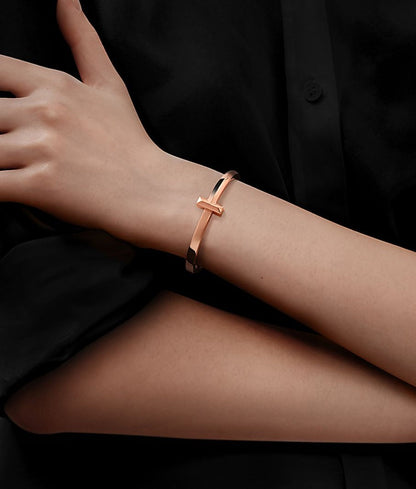 Tiff hinged bracelet